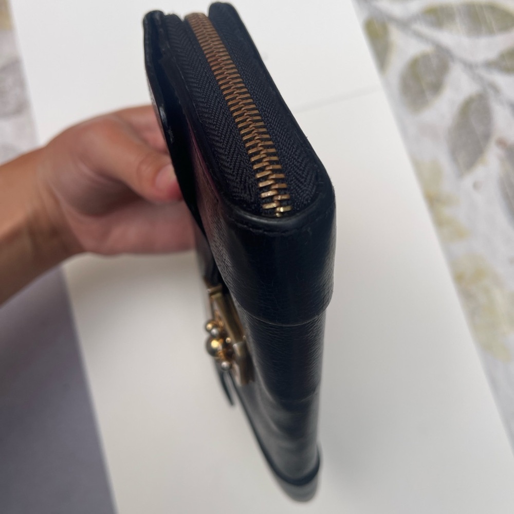 Chloe Elise Long Twist Lock Black and Gold Leather Wallet - Picture 12 of 16